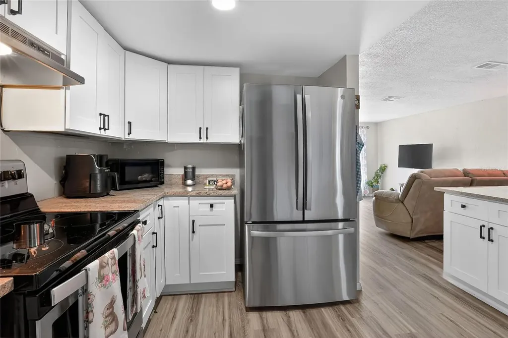 6108 Fairway Boulevard Apollo Beach FL 33572