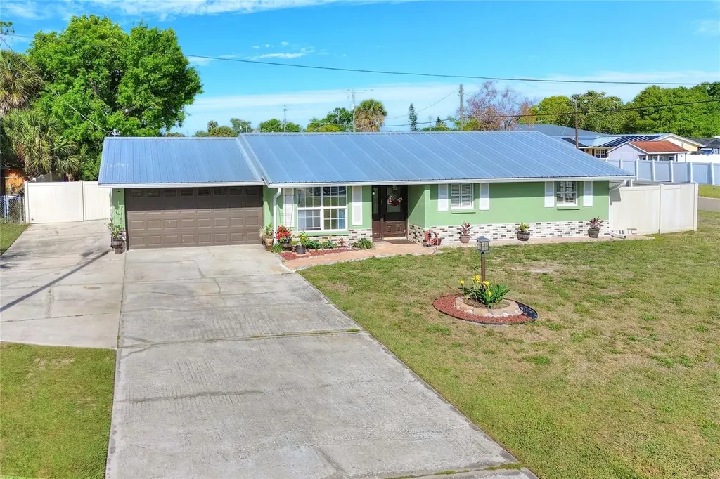 6108 Fairway Boulevard Apollo Beach FL 33572