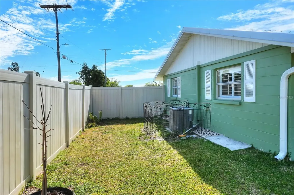 6108 Fairway Boulevard Apollo Beach FL 33572