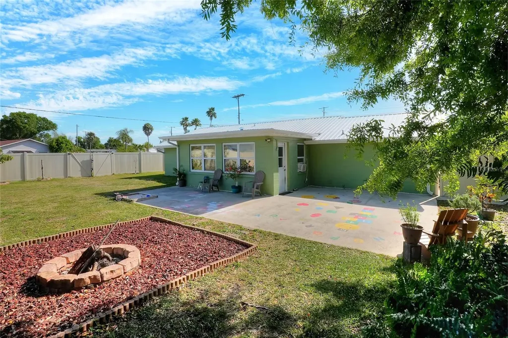 6108 Fairway Boulevard Apollo Beach FL 33572