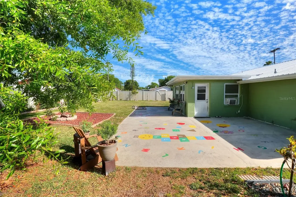 6108 Fairway Boulevard Apollo Beach FL 33572