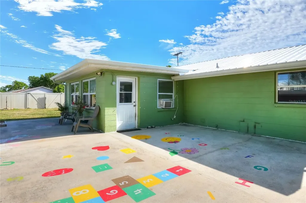 6108 Fairway Boulevard Apollo Beach FL 33572