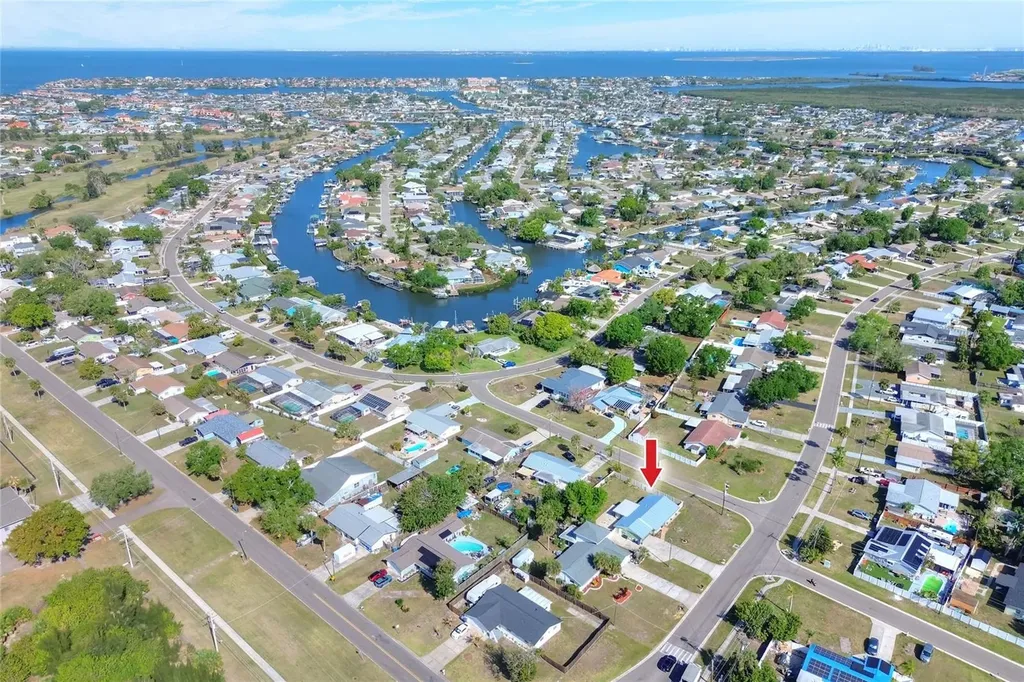 6108 Fairway Boulevard Apollo Beach FL 33572