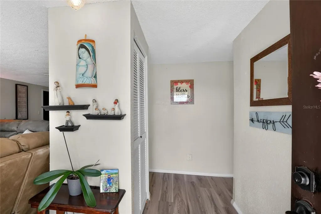 6108 Fairway Boulevard Apollo Beach FL 33572
