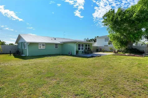 6108 Fairway Boulevard Apollo Beach FL 33572