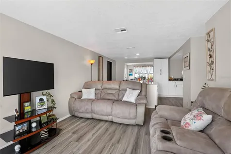 6108 Fairway Boulevard Apollo Beach FL 33572