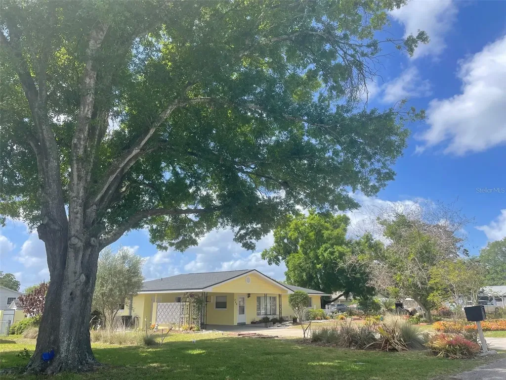 260 W Harbord Street Lake Alfred FL 33850