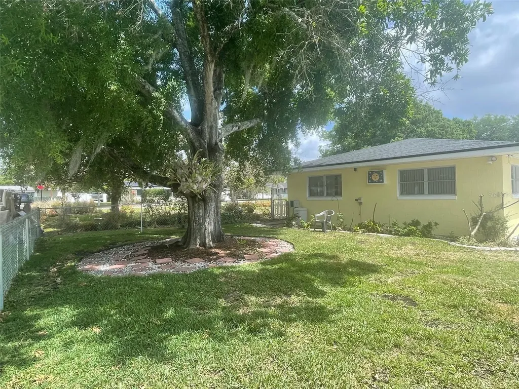 260 W Harbord Street Lake Alfred FL 33850