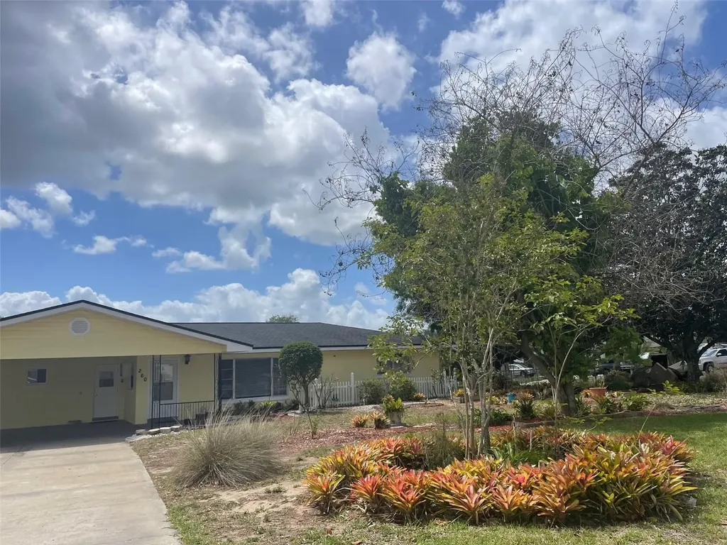 260 W Harbord Street Lake Alfred FL 33850