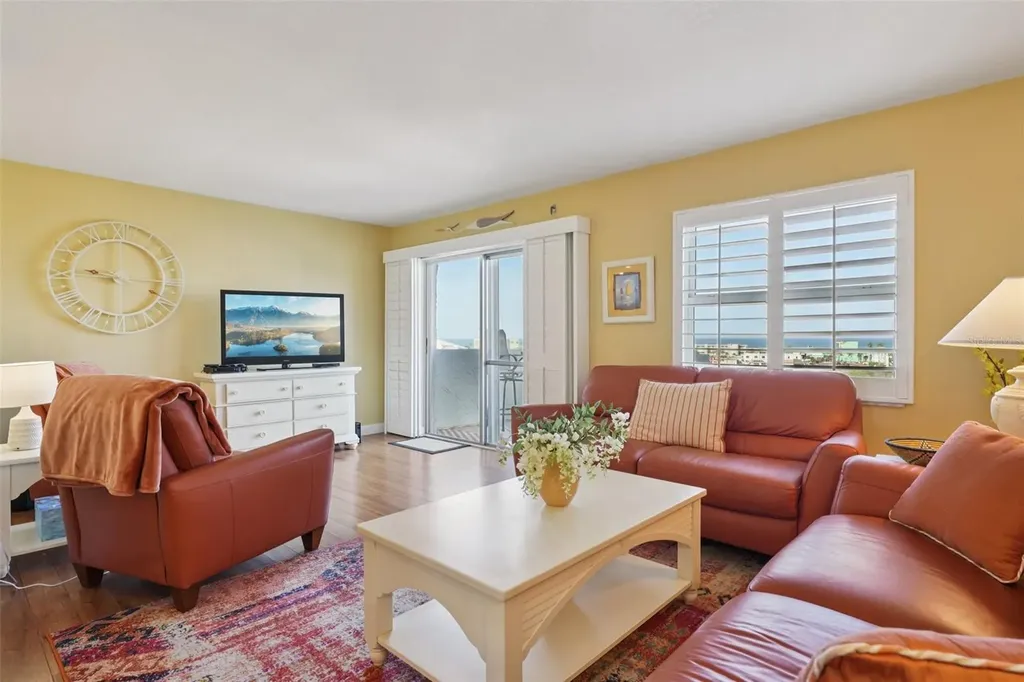 285 107th Avenue Treasure Island FL 33706