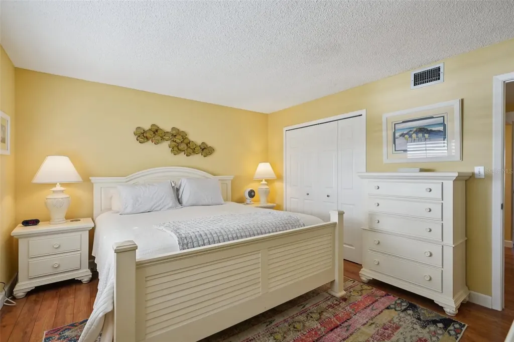 285 107th Avenue Treasure Island FL 33706