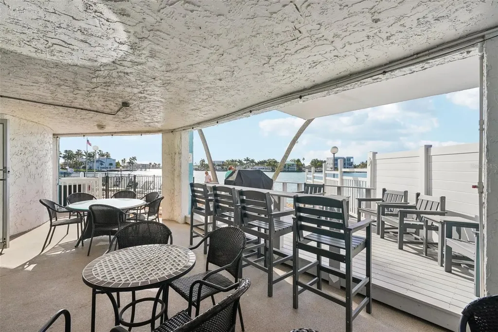 285 107th Avenue Treasure Island FL 33706