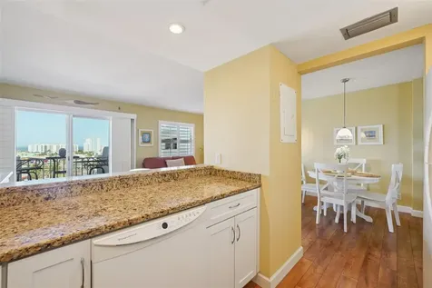 285 107th Avenue Treasure Island FL 33706