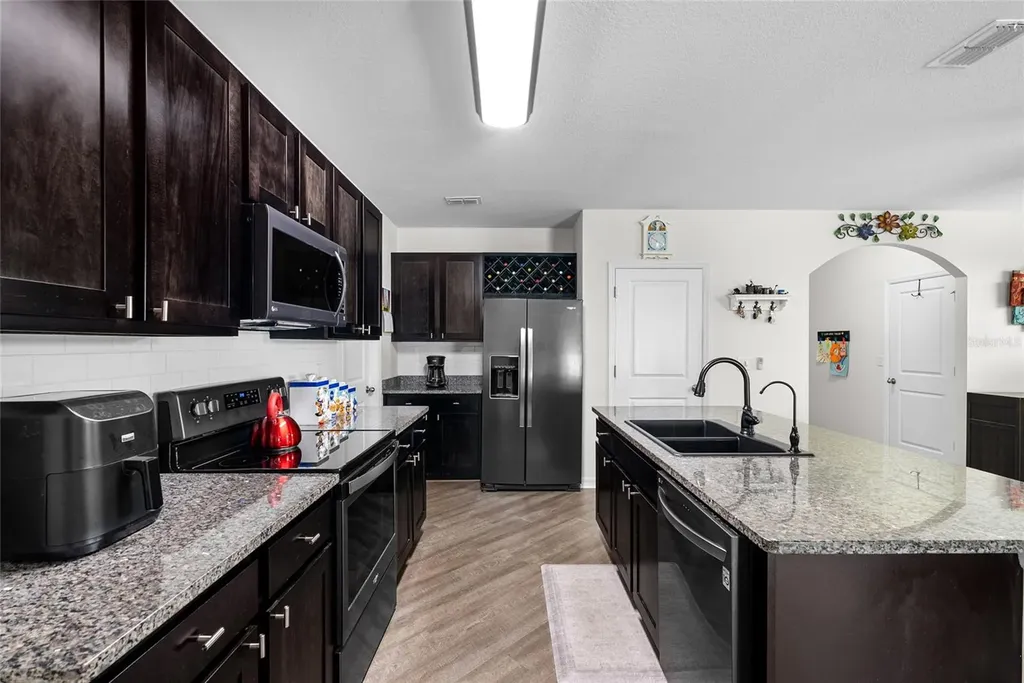 5946 81st Avenue N Pinellas Park FL 33781