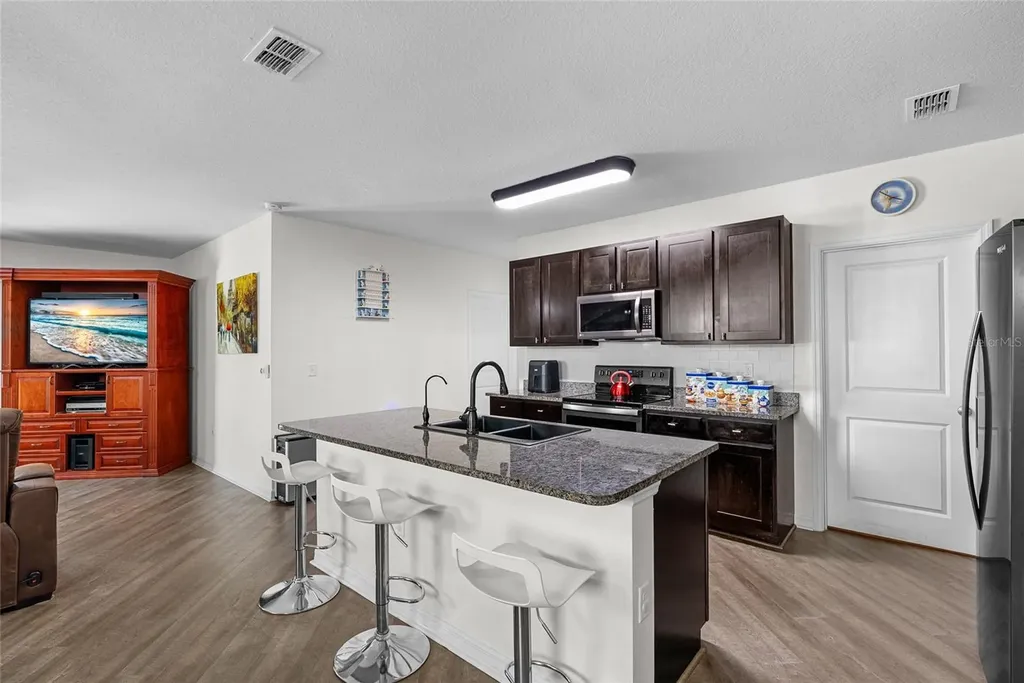 5946 81st Avenue N Pinellas Park FL 33781