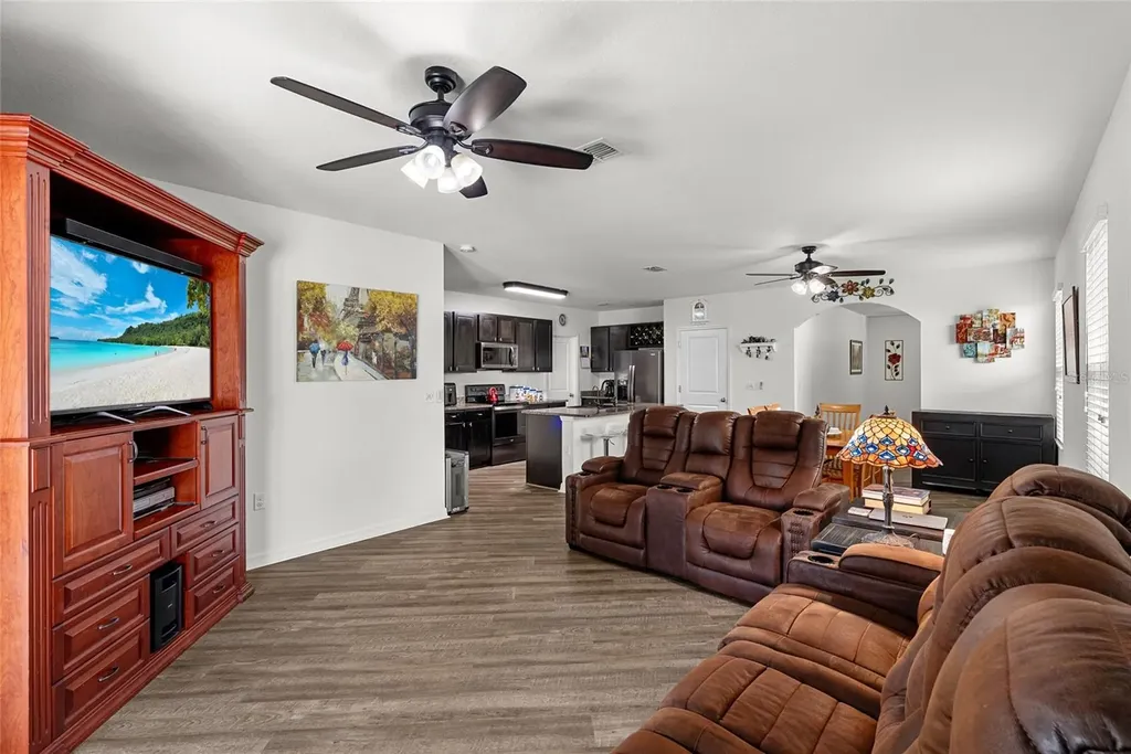 5946 81st Avenue N Pinellas Park FL 33781