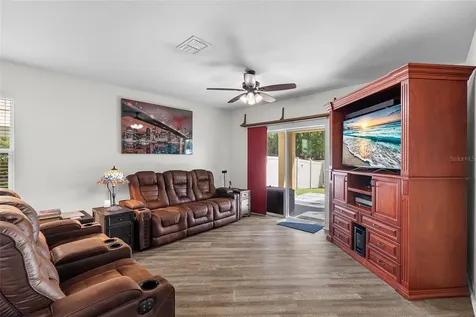 5946 81st Avenue N Pinellas Park FL 33781