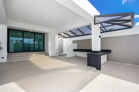 La Villa De Torrimar Rey Jorge 373 Guaynabo PR 00969