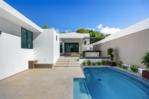 La Villa De Torrimar Rey Jorge 373 Guaynabo PR 00969