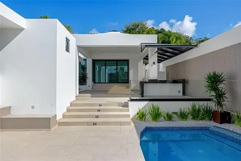 La Villa De Torrimar Rey Jorge 373 Guaynabo PR 00969