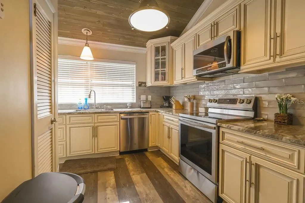 11001 SE Sunset Harbor Road Summerfield FL 34491