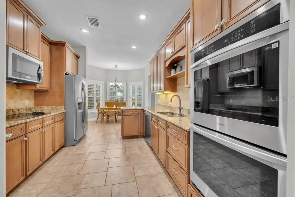 3916 Powerline Road Lithia FL 33547