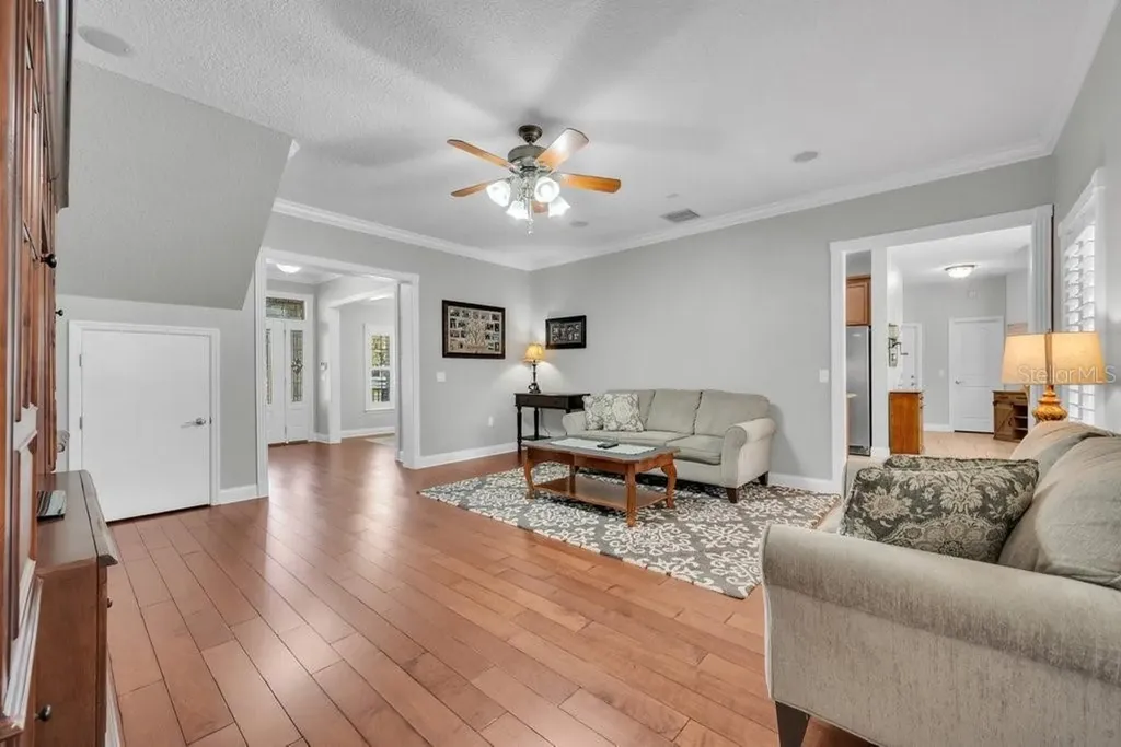 3916 Powerline Road Lithia FL 33547