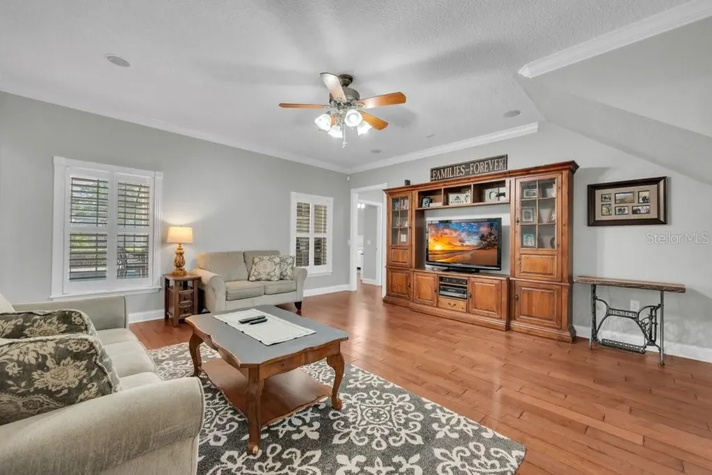 3916 Powerline Road Lithia FL 33547