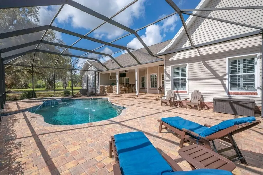 3916 Powerline Road Lithia FL 33547