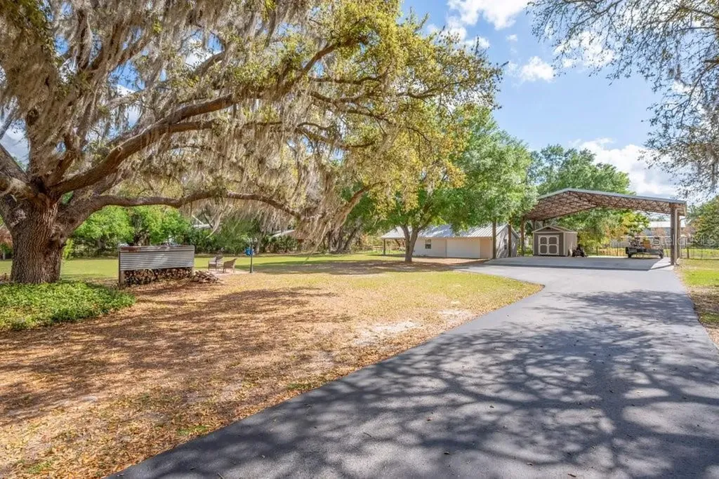 3916 Powerline Road Lithia FL 33547
