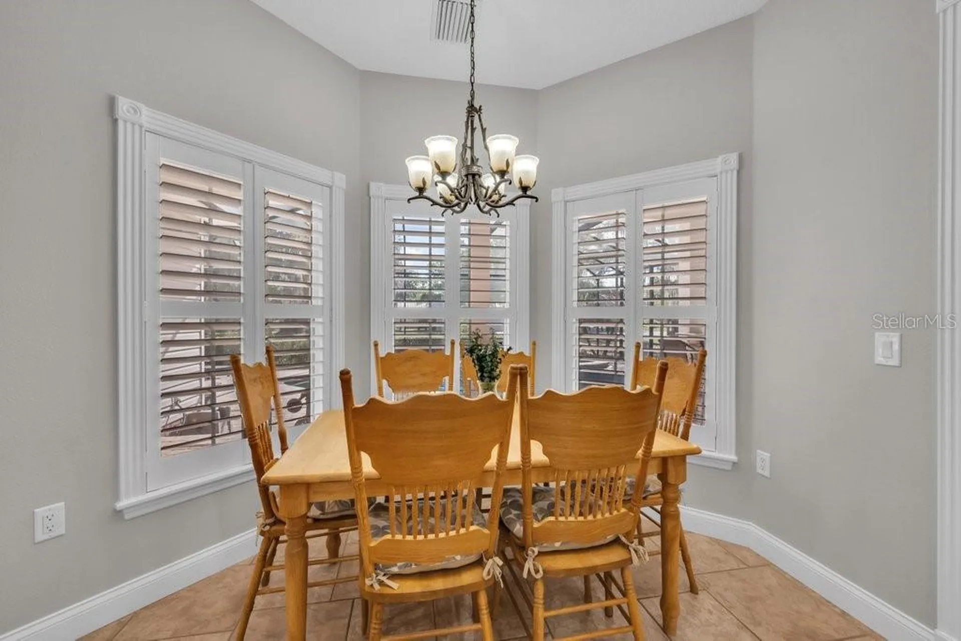 3916 Powerline Road Lithia FL 33547