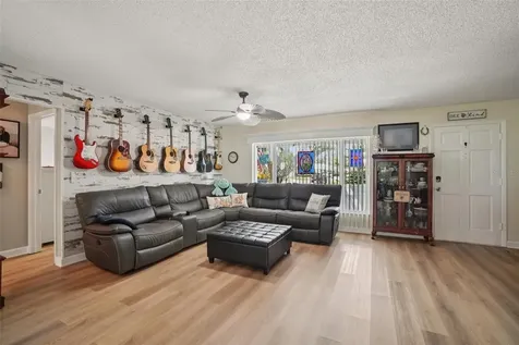 9153 42nd Way N Pinellas Park FL 33782