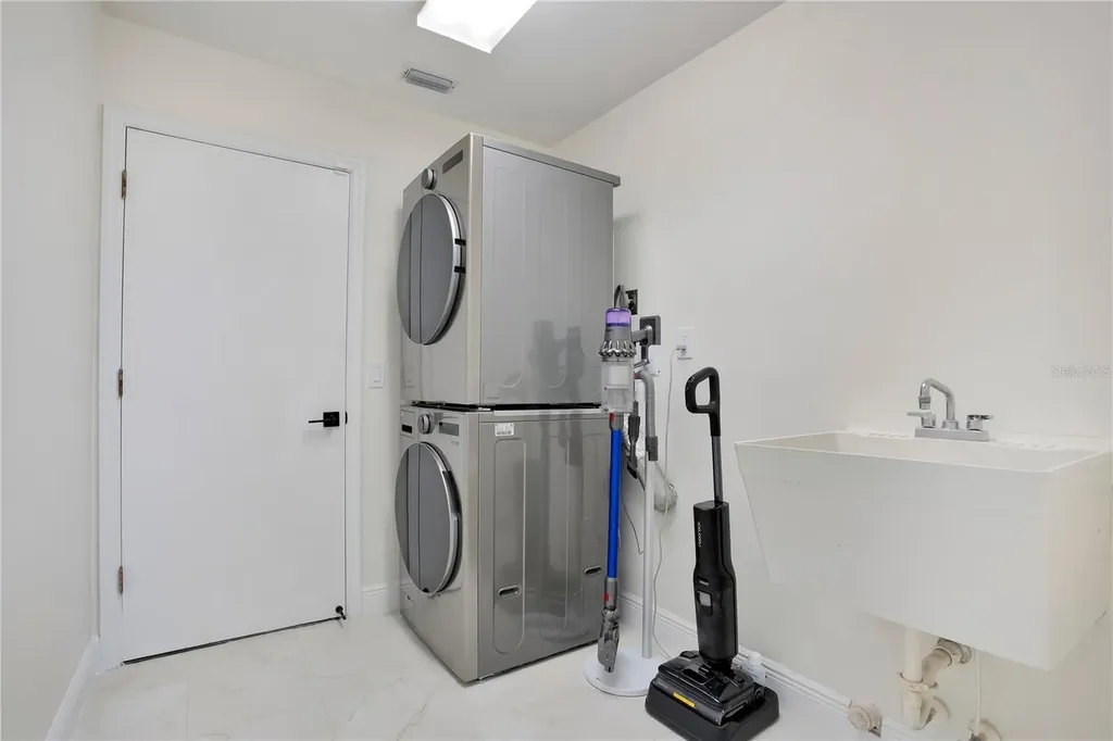 320 Remington Drive Oviedo FL 32765