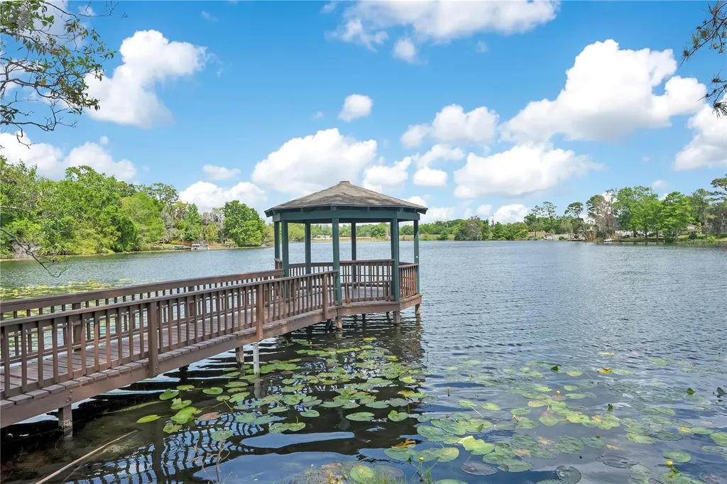 320 Remington Drive Oviedo FL 32765
