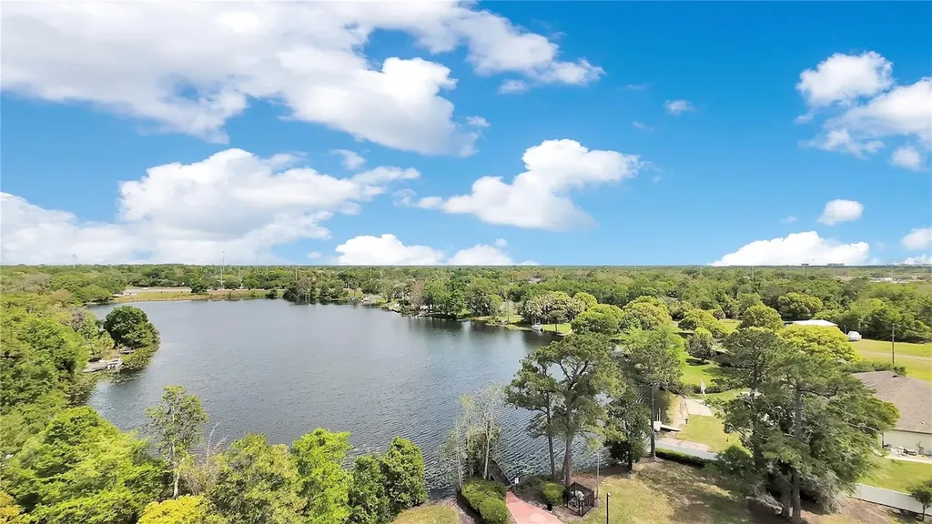320 Remington Drive Oviedo FL 32765