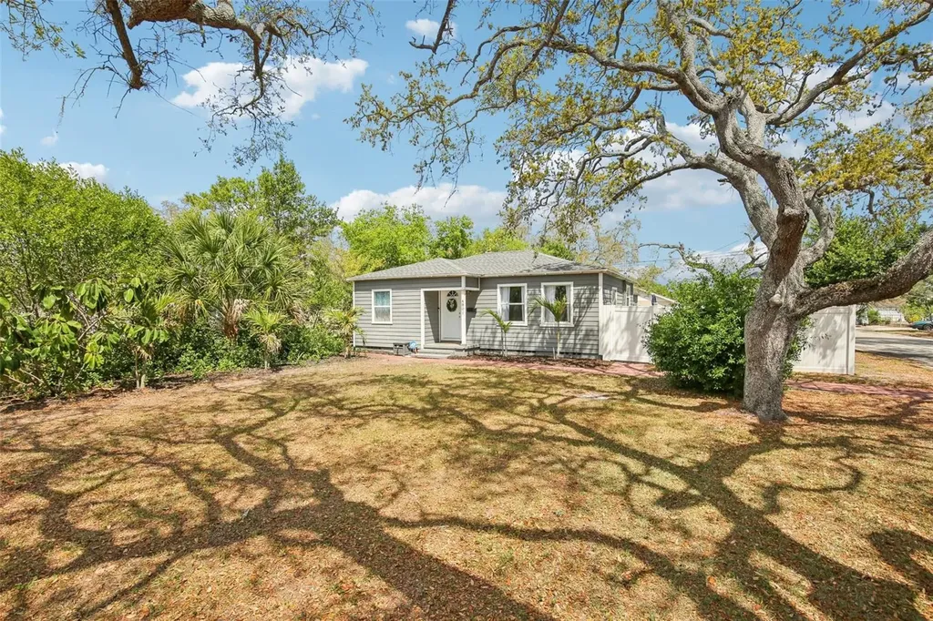 4801 Emerson Avenue S St Petersburg FL 33711