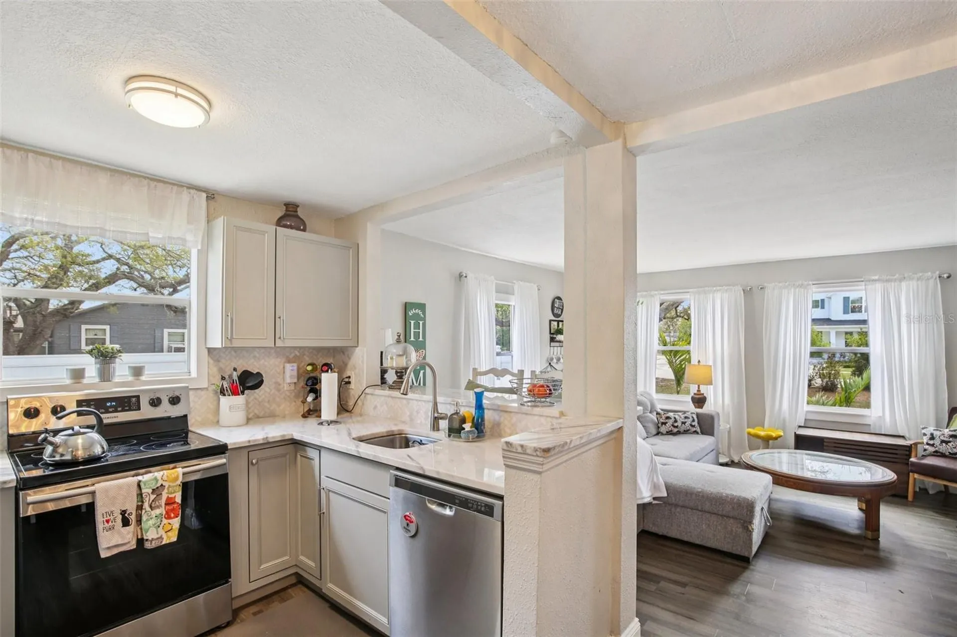 4801 Emerson Avenue S St Petersburg FL 33711