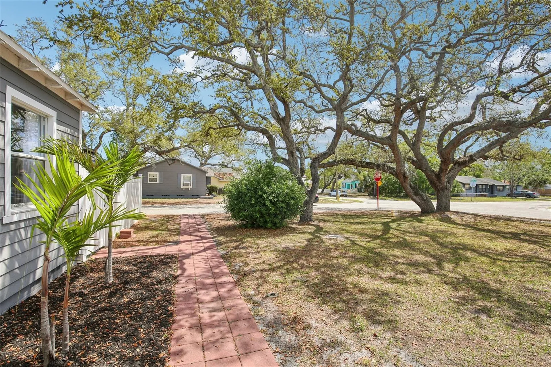 4801 Emerson Avenue S St Petersburg FL 33711
