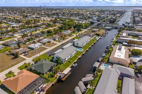 1322 SE 40th Street Cape Coral FL 33904
