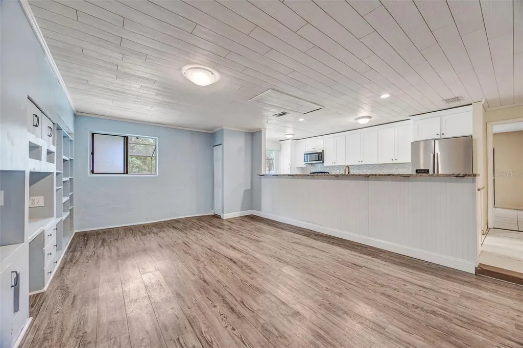 407 1st Avenue NE Lutz FL 33549