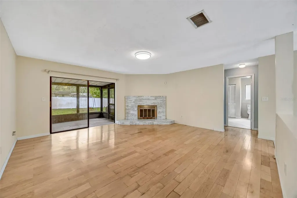 407 1st Avenue NE Lutz FL 33549