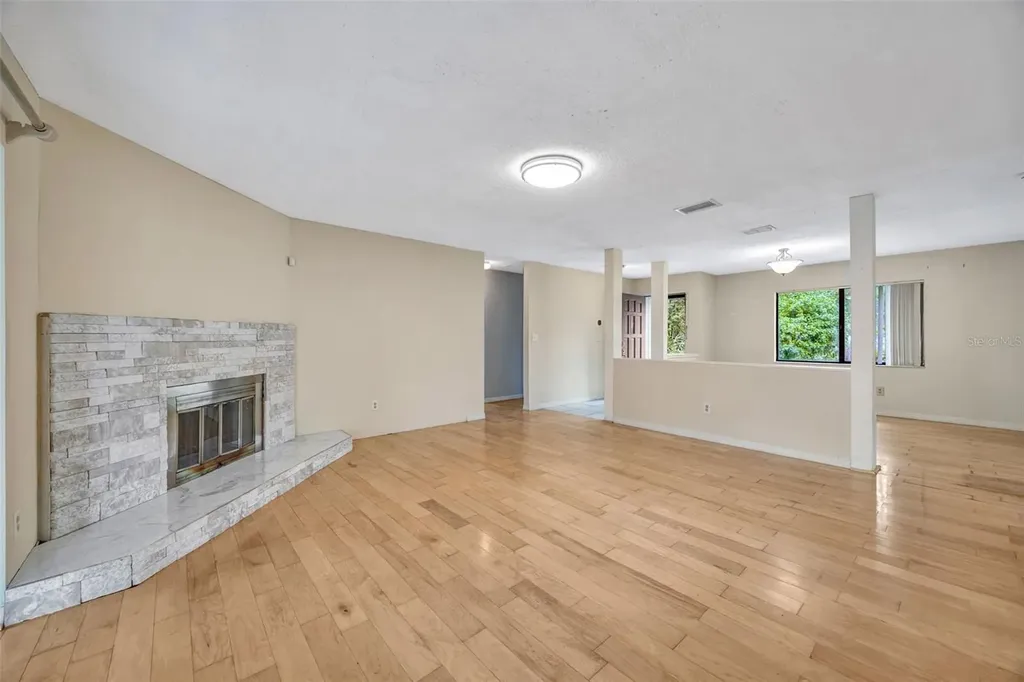 407 1st Avenue NE Lutz FL 33549