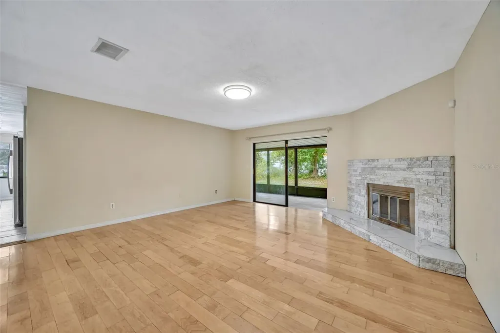 407 1st Avenue NE Lutz FL 33549