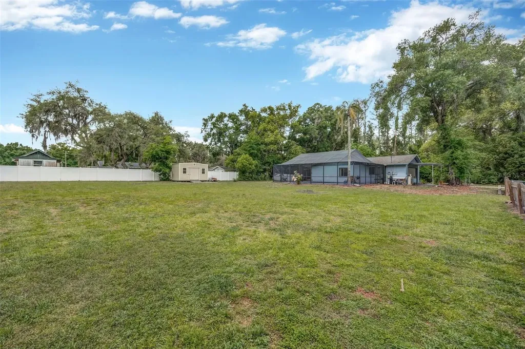 407 1st Avenue NE Lutz FL 33549