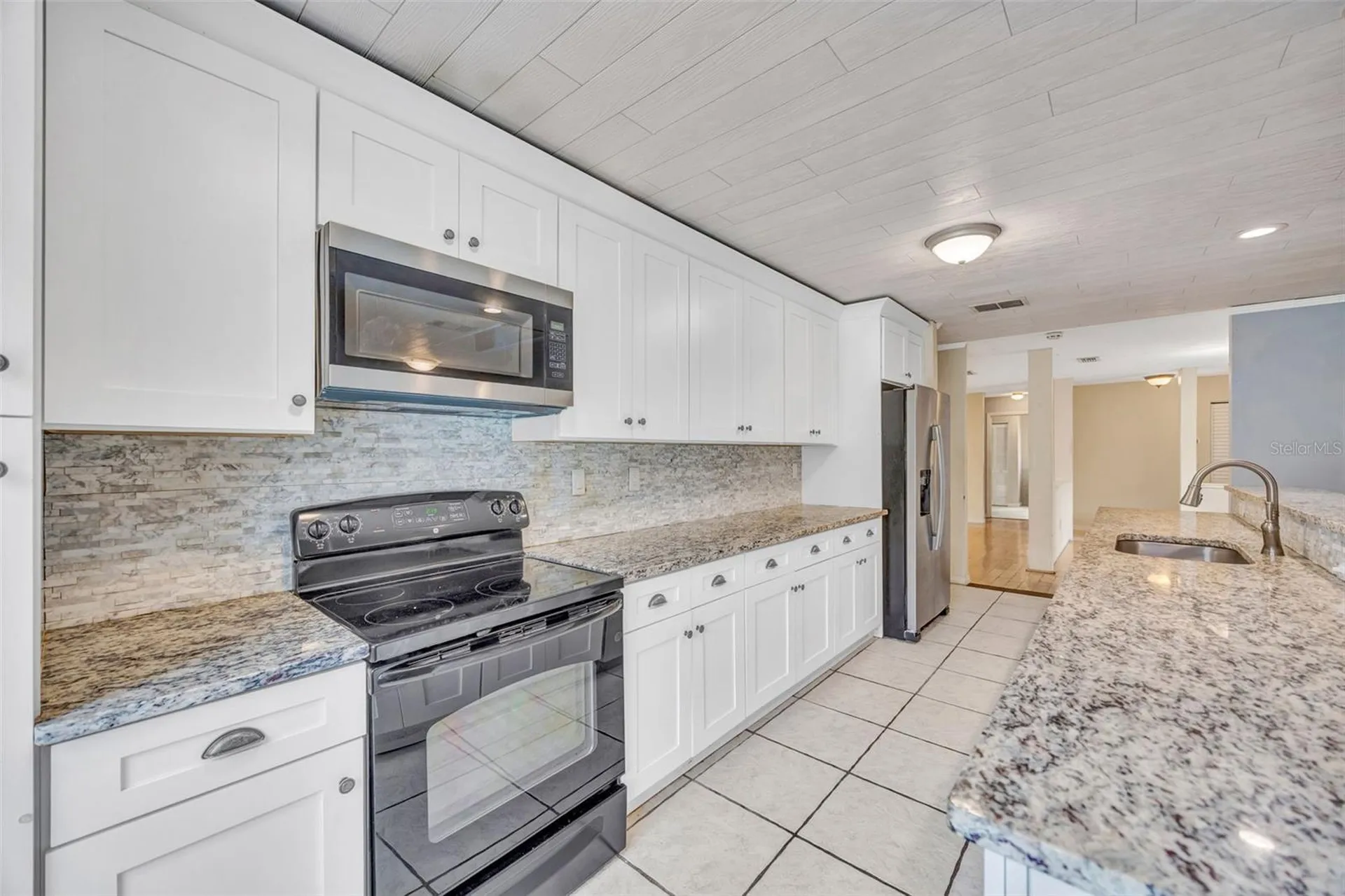 407 1st Avenue NE Lutz FL 33549