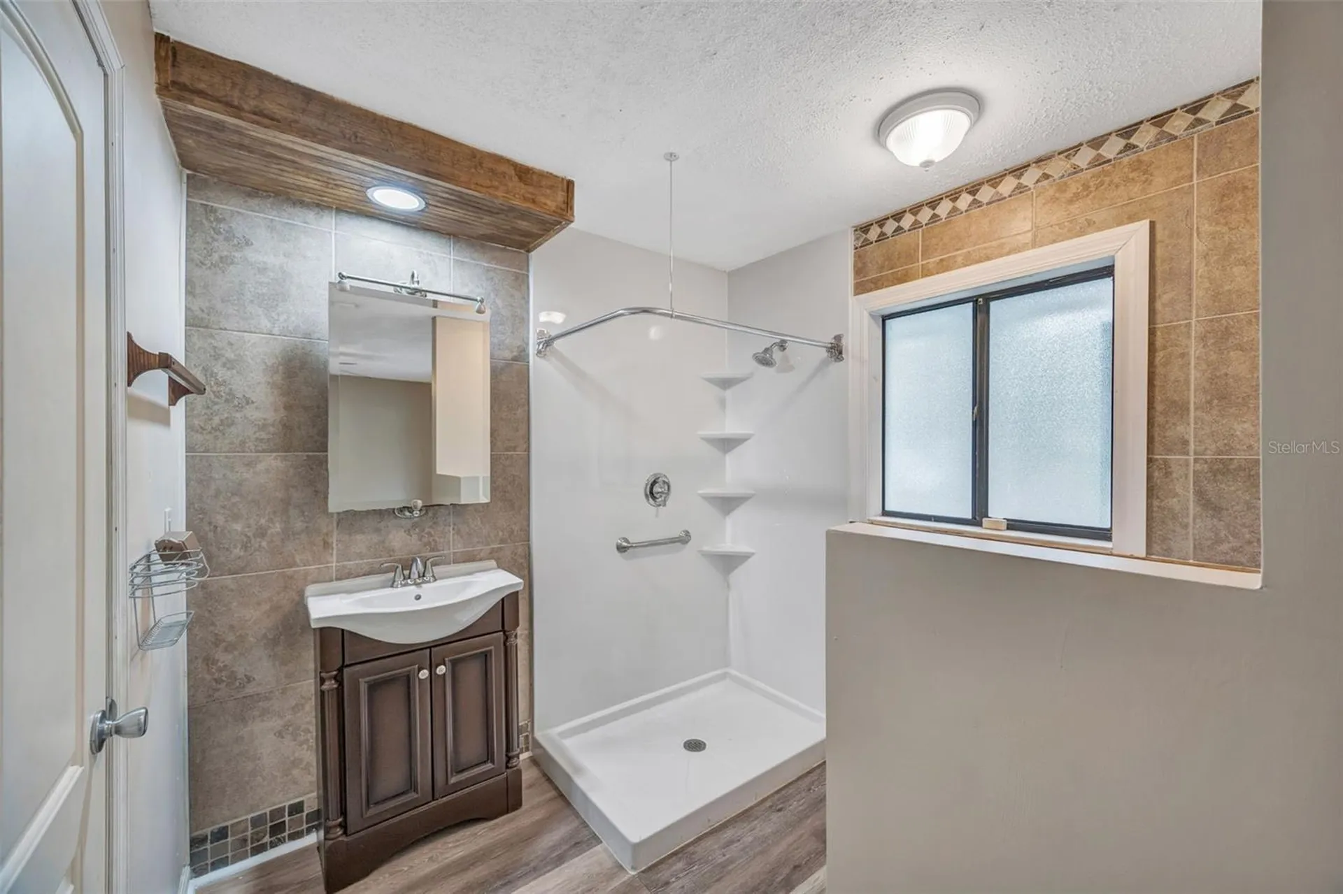 407 1st Avenue NE Lutz FL 33549