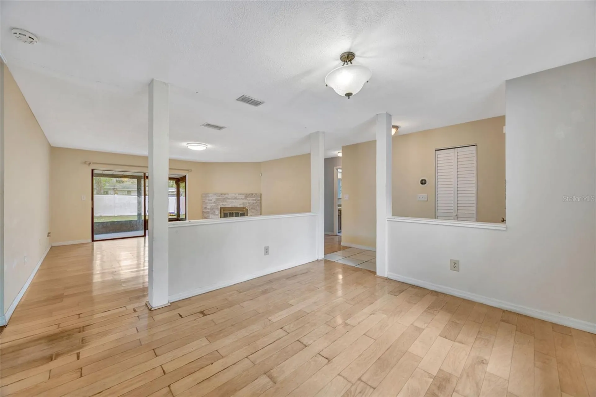 407 1st Avenue NE Lutz FL 33549
