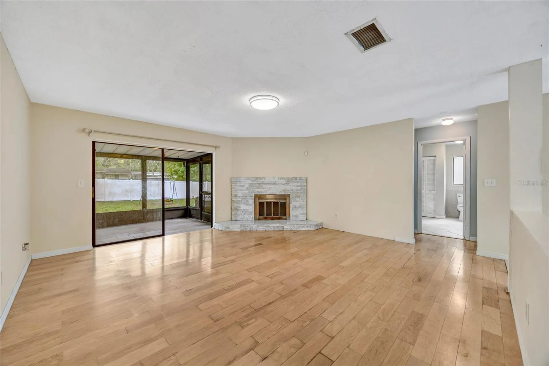 407 1st Avenue NE Lutz FL 33549