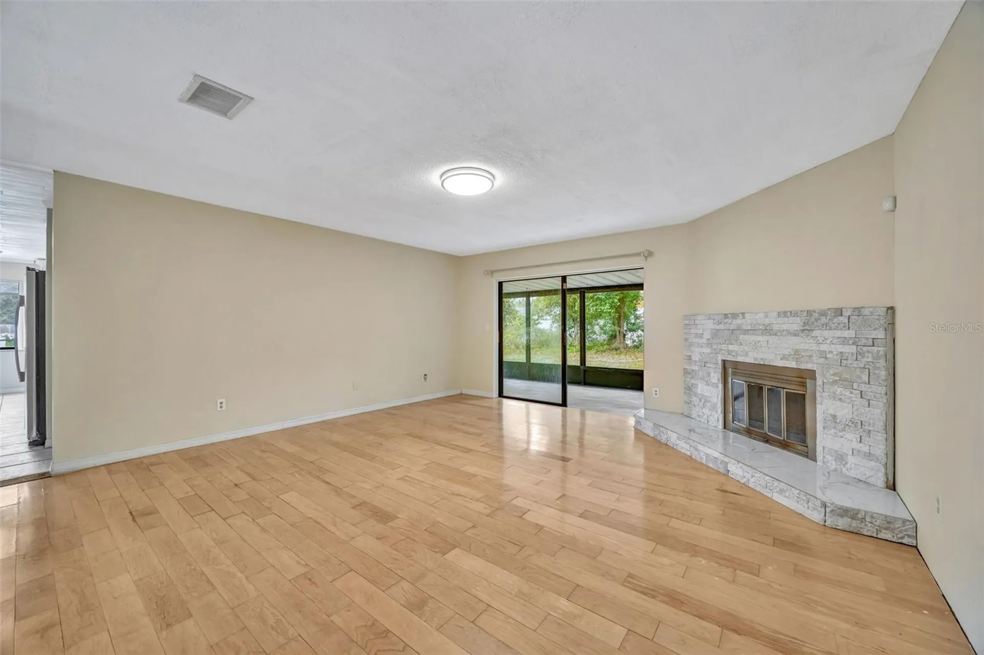 407 1st Avenue NE Lutz FL 33549
