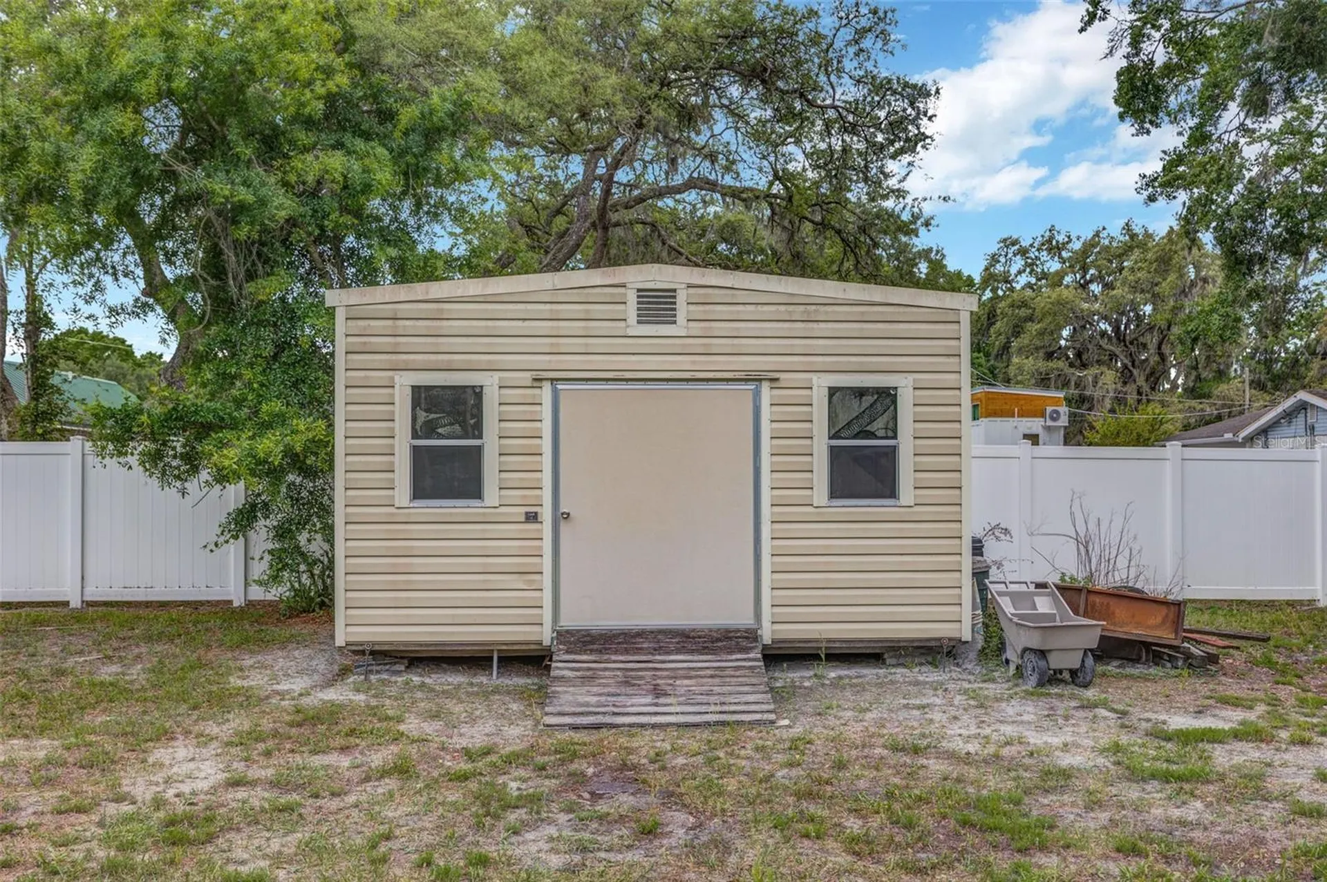 407 1st Avenue NE Lutz FL 33549